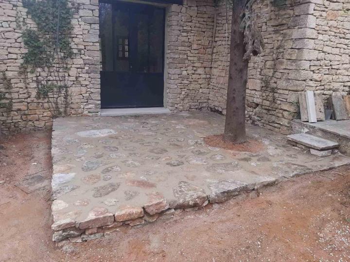 Construction de mur en pierre Gordes